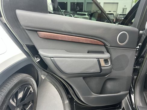 Certified 2023 Land Rover Discovery HSE R-Dynamic AWD/4WD image 29