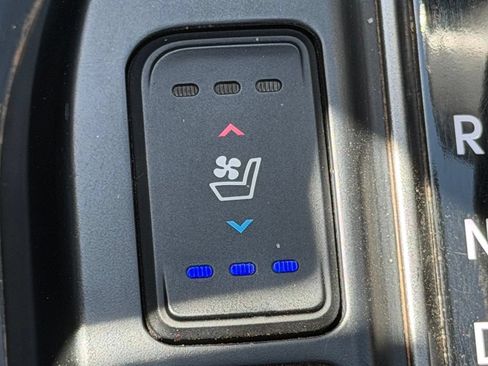 Used 2018 Hyundai Santa Fe Limited FWD image 22