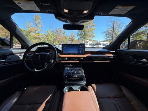 Used 2022 Lincoln Nautilus Reserve w/ Equipment Group 201A image 11