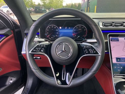Used 2023 Mercedes-Benz S 580 4MATIC Sedan w/ 3D Technology Package image 11