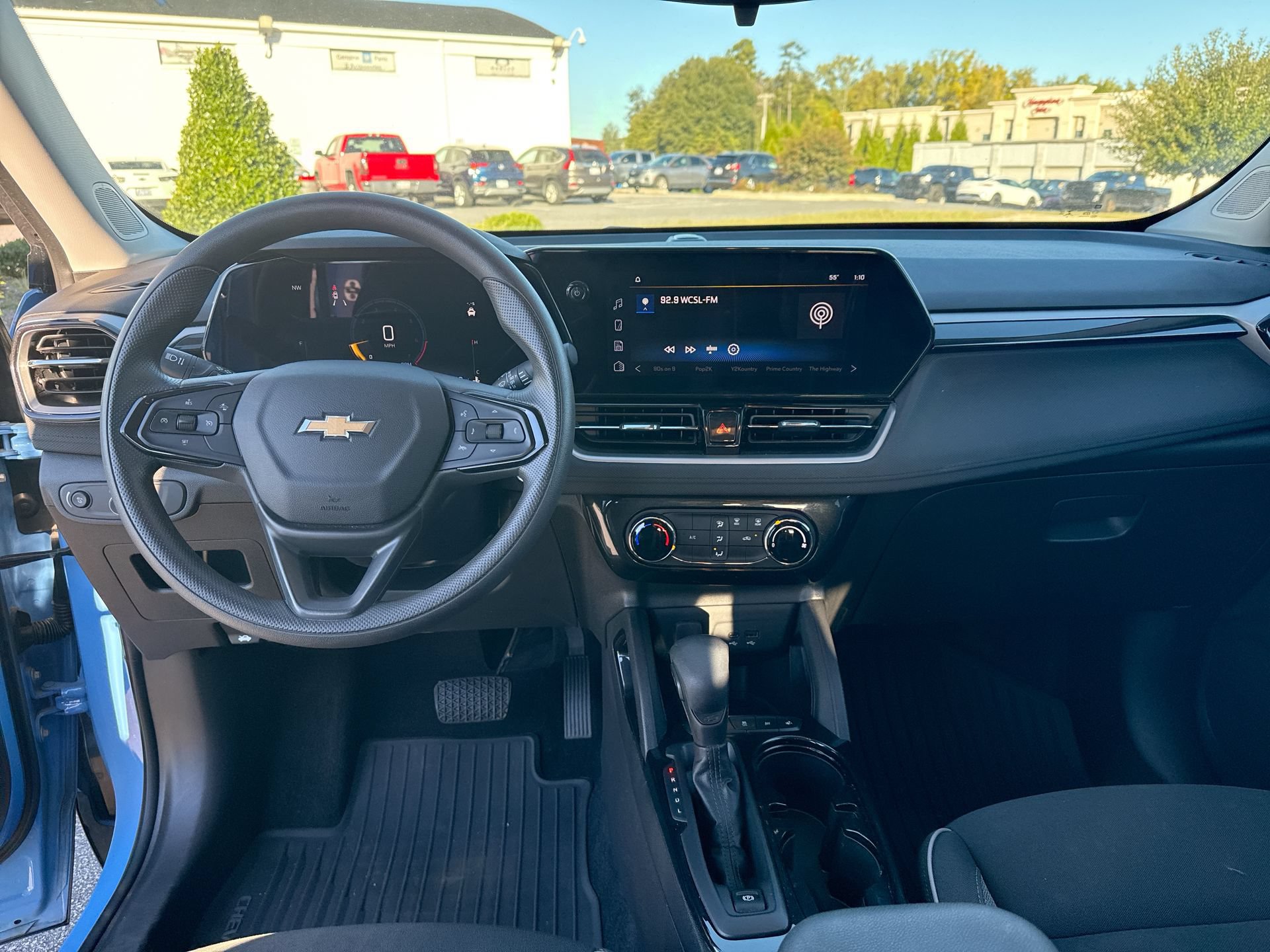 Used 2024 Chevrolet TrailBlazer LT w/ Driver Confidence Package FWD image 24