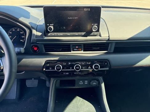 Used 2025 Honda Pilot Sport image 19