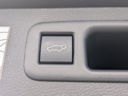 Used 2024 Toyota Highlander Platinum image 13