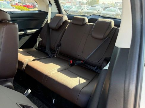 New 2026 Honda Odyssey Touring image 9