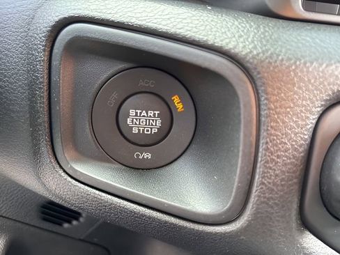 Used 2024 Jeep Wrangler Unlimited w/ Convenience Group AWD/4WD image 18