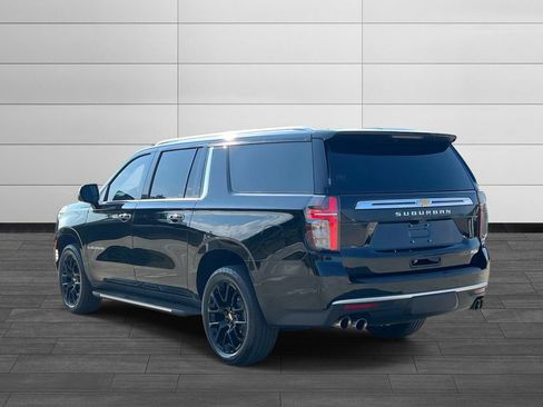 Used 2022 Chevrolet Suburban High Country AWD/4WD image 3