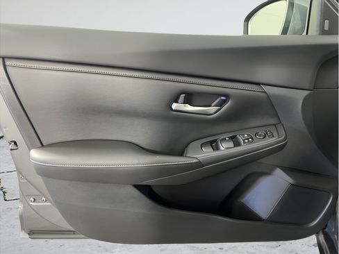 Used 2020 Nissan Sentra SV FWD image 9