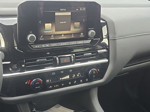 New 2025 Nissan Pathfinder SV image 17