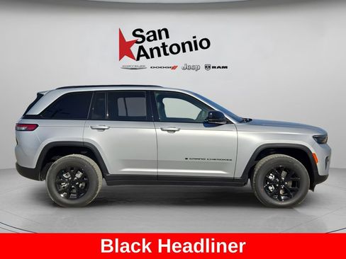 New 2025 Jeep Grand Cherokee Altitude RWD image 9