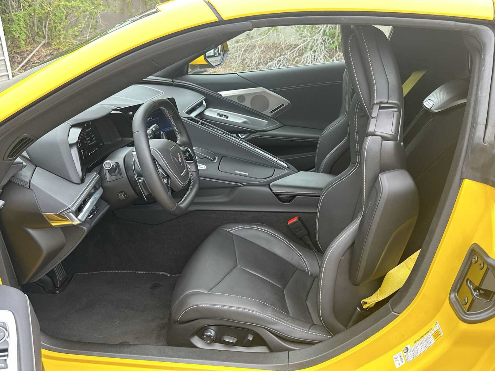 Used 2025 Chevrolet Corvette Stingray Preferred Cpe w/ 2LT RWD image 2