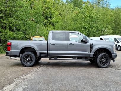 New 2026 Ford F350 Lariat w/ Black Appearance Package