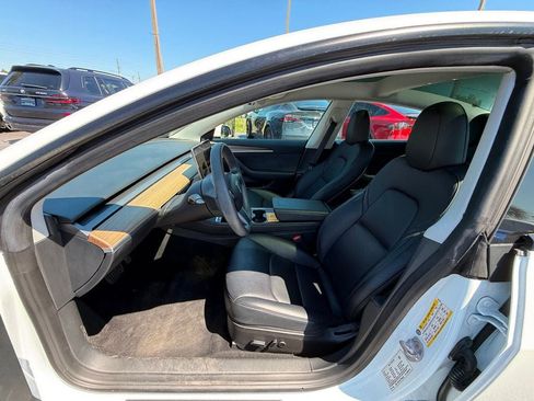 Used 2023 Tesla Model 3 Standard Range RWD image 9