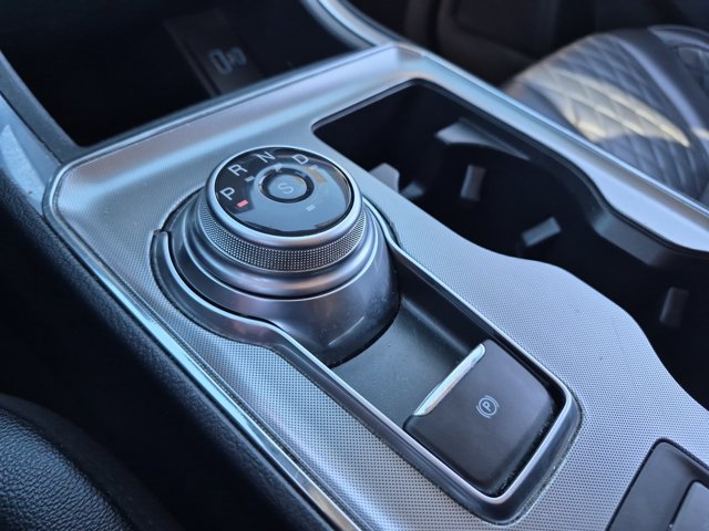 Used 2024 Ford Edge Titanium AWD/4WD image 18