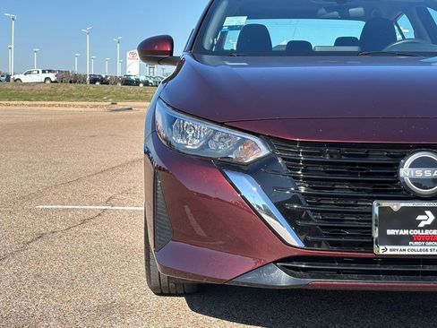 Used 2025 Nissan Sentra SV image 4