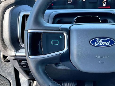 Used 2025 Ford Expedition Active AWD/4WD image 18