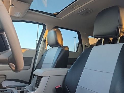 Used 2009 Ford Escape XLT image 23