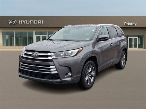 Used 2017 Toyota Highlander Limited Platinum image 1