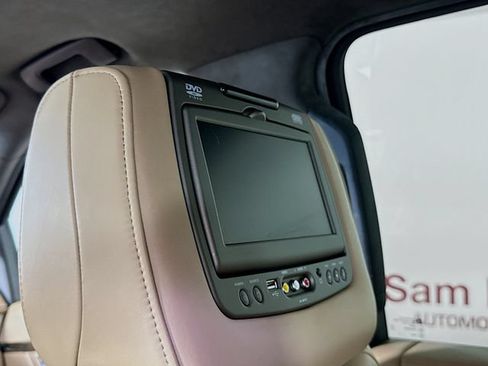 Used 2019 Cadillac Escalade ESV Platinum AWD/4WD image 27