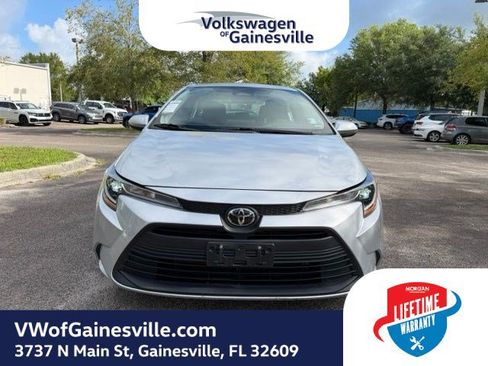 Used 2024 Toyota Corolla LE FWD image 2