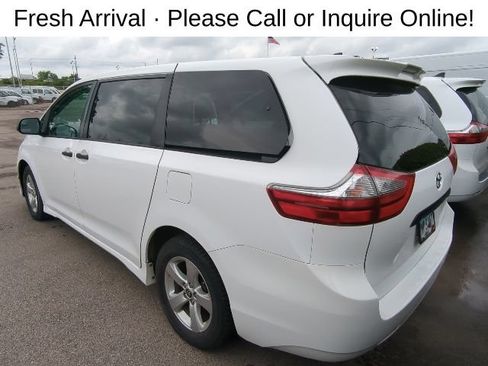 Used 2020 Toyota Sienna L FWD image 3