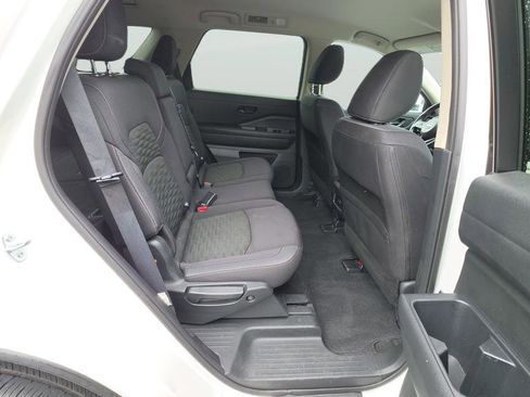 Used 2025 Nissan Pathfinder SV FWD image 19