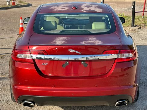 Used 2011 Jaguar XF RWD image 5