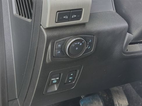 Used 2019 Ford F150 Platinum w/ Equipment Group 701A Luxury AWD/4WD image 12