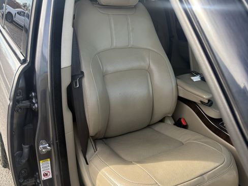 Used 2018 Land Rover Range Rover HSE image 14