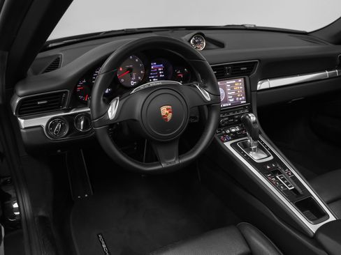 Certified 2015 Porsche 911 Carrera S RWD image 33
