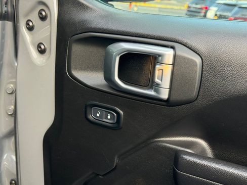 Used 2023 Jeep Wrangler 4WD High Altitude image 47