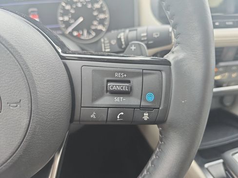 Used 2023 Nissan Rogue SL w/ SL Premium Package FWD image 18