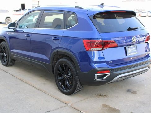 Certified 2023 Volkswagen Taos SE w/ Panoramic Sunroof Package image 4