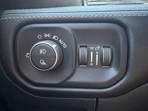 Used 2025 RAM 1500 Limited AWD/4WD image 35