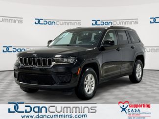 Used 2023 Jeep Grand Cherokee Laredo AWD/4WD video 1