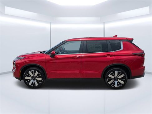 New 2025 Mitsubishi Outlander SE image 6
