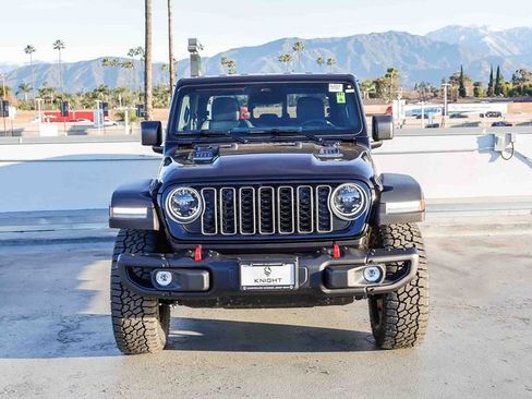 New 2026 Jeep Gladiator Rubicon w/ Steel Bumper Group image 3