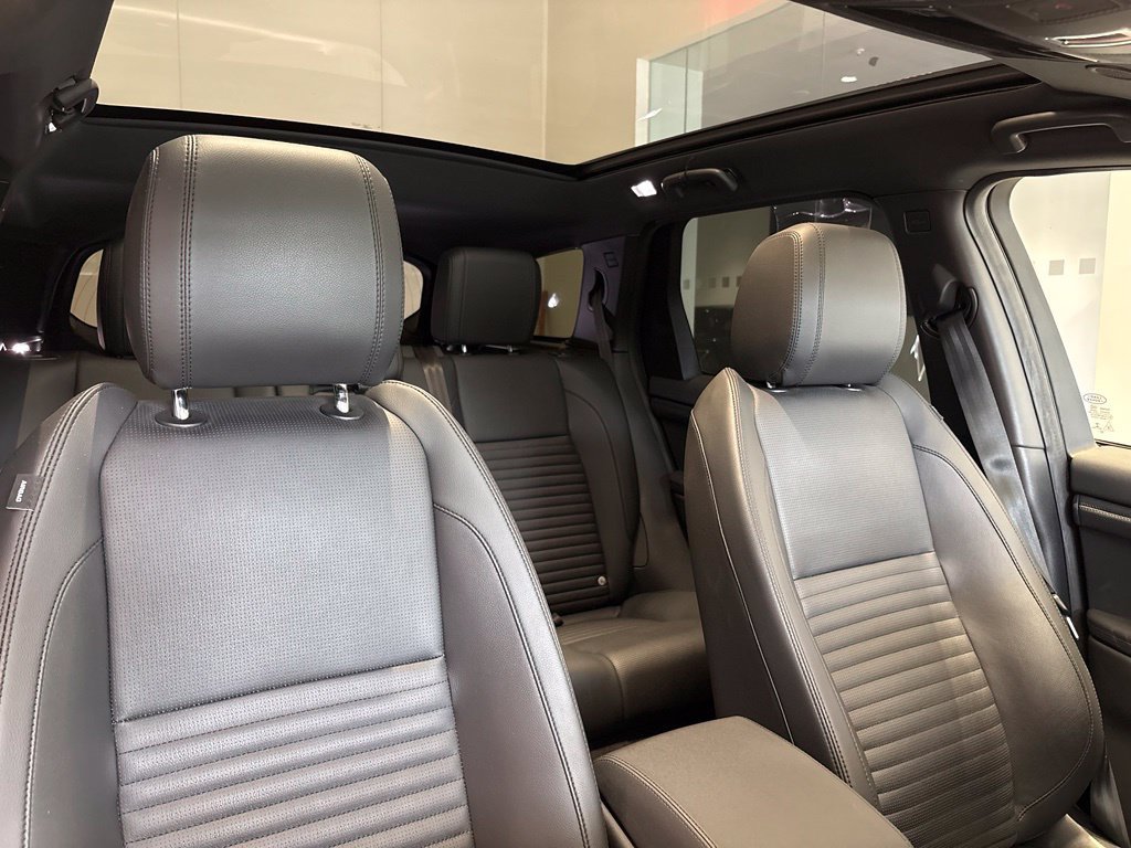 Used 2023 Land Rover Discovery Sport SE AWD/4WD image 23