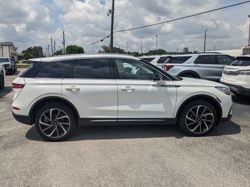 Used 2023 Lincoln Corsair Reserve w/ Equipment Group 201A image 3