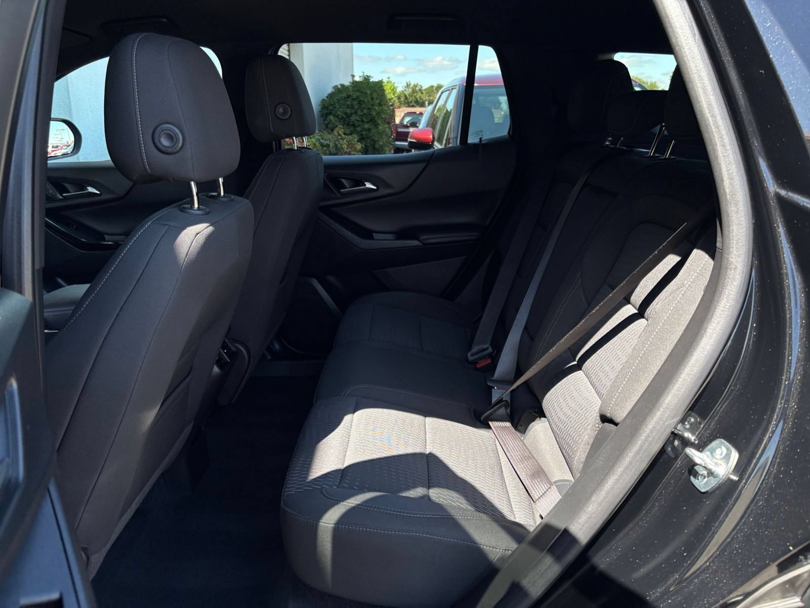 Used 2025 Chevrolet Equinox LT FWD image 25