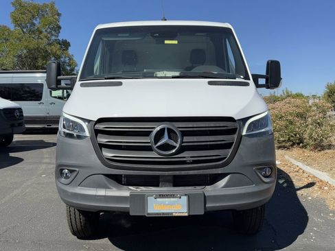 Used 2024 Mercedes-Benz Sprinter 3500 image 4