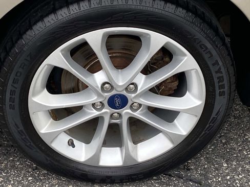 Used 2019 Ford Fusion SE image 23