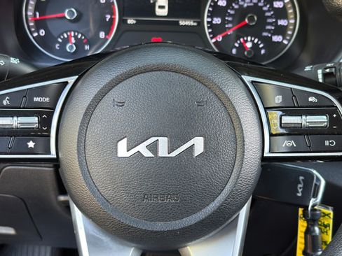Used 2024 Kia Forte LXS FWD image 17