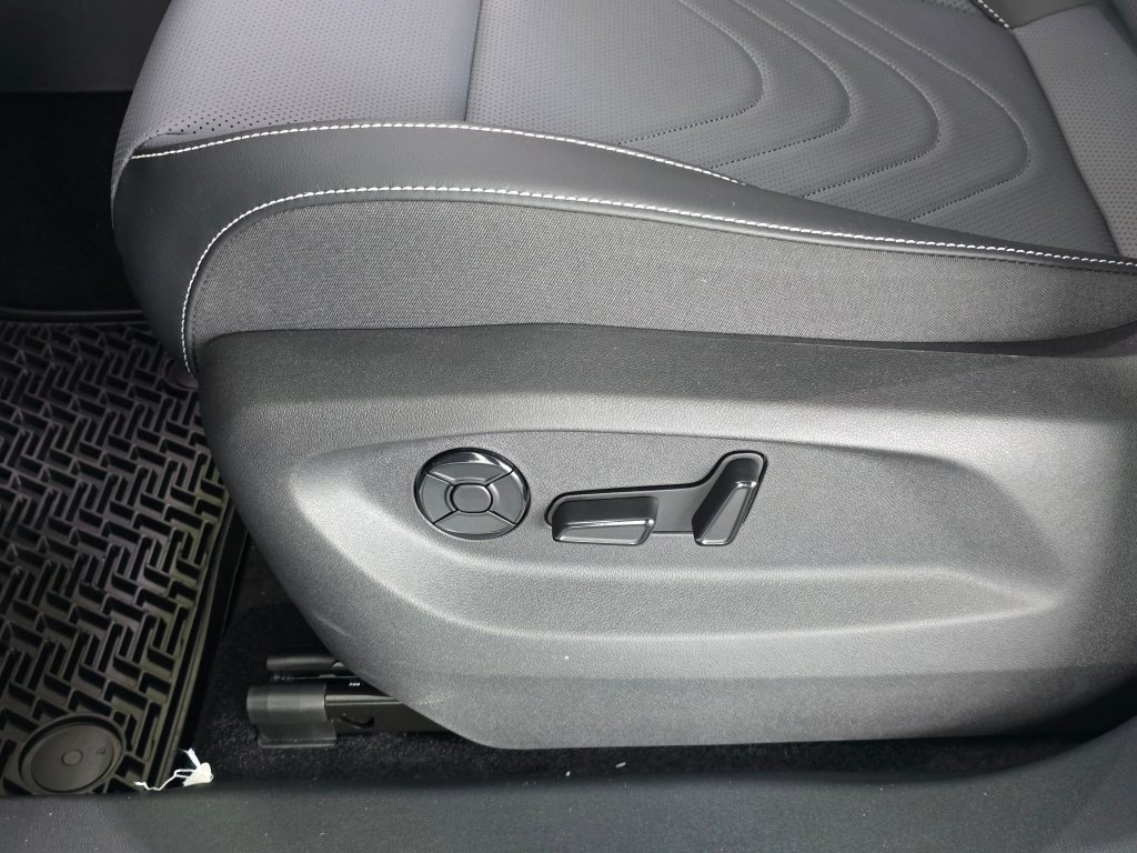 New 2026 Volkswagen Tiguan SE AWD/4WD image 21