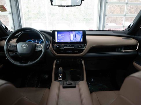 Used 2024 Toyota Grand Highlander MAX Platinum image 20