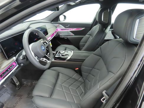 New 2026 BMW i7 xDrive60 image 18