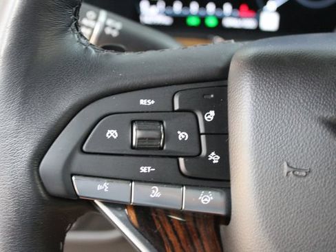 Used 2021 Cadillac Escalade Premium Luxury w/ Driver Assist Tech Package AWD/4WD image 16