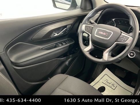 Used 2024 GMC Terrain SLE w/ Driver Convenience Package image 11