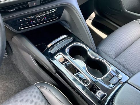Used 2023 Buick Envision Essence AWD/4WD image 17