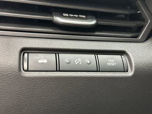 Used 2025 Nissan Altima 2.5 SV image 19