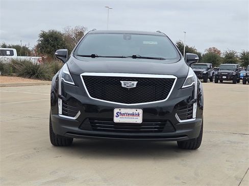 Used 2022 Cadillac XT5 Sportv w/ Technology Package image 2